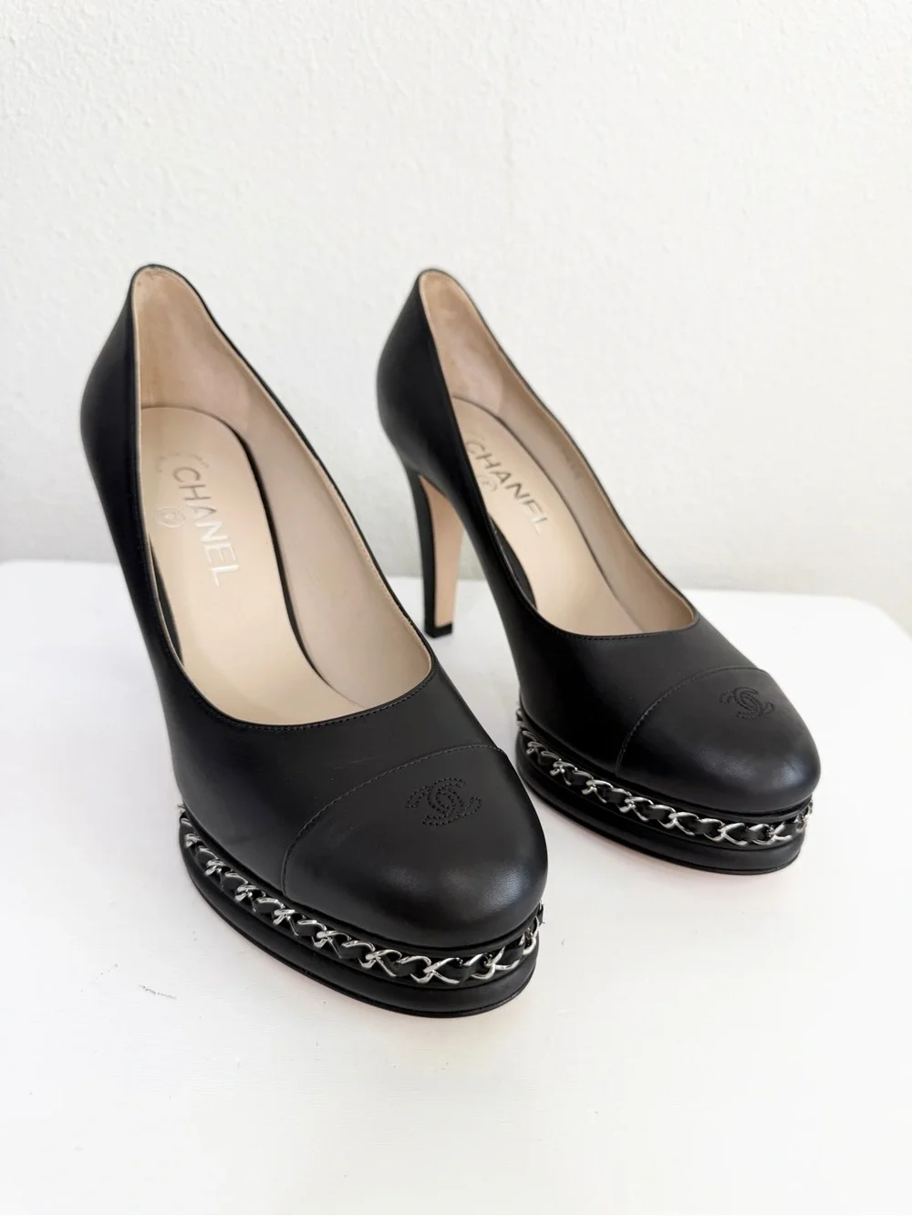 NEW CHANEL Black Leather Platform Pumps with Silver Chain Trim Size 39